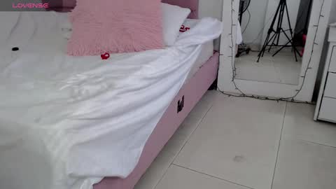 catalaia_stomm online show from February 7, 2025, 4:14 pm