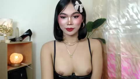 CatalenaX online show from October 16, 2025, 4:19 pm