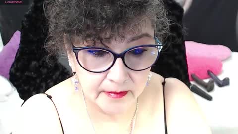 Snapshot of cataleya_mom_ chatting on March 3, 2025, 3:41 am cataleya  online show from March 3, 2025, 3:41 am