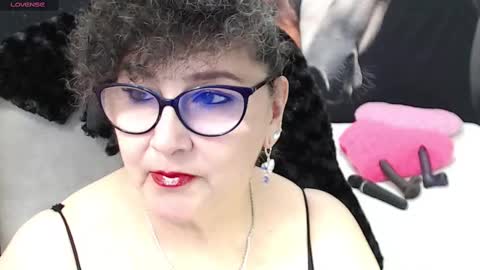 Snapshot of cataleya_mom_ chatting on March 3, 2025, 7:43 am cataleya  online show from March 3, 2025, 7:43 am