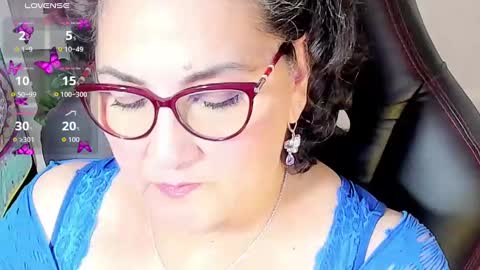 Snapshot of cataleya_mom_ chatting on October 20, 2025, 4:13 am cataleya  online show from October 20, 2025, 4:13 am