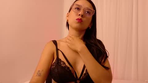 Snapshot of cataleya_rosse1996 chatting on May 11, 2026, 9:01 pm Cataleya online show from May 11, 2026, 9:01 pm