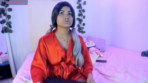 Cata y Roger online show from November 5, 2025, 9:26 pm