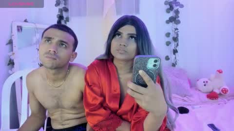 Cata y Roger online show from November 15, 2025, 4:32 am