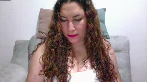 Snapshot of catalinamarpi45 chatting on February 1, 2026, 5:00 pm cataleya online show from February 1, 2026, 5:00 pm