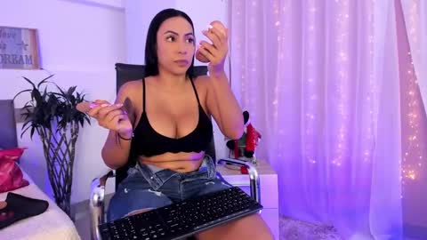 Catalina online show from January 17, 2025, 1:35 pm