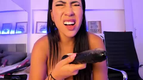 Catalina online show from February 10, 2025, 8:31 pm