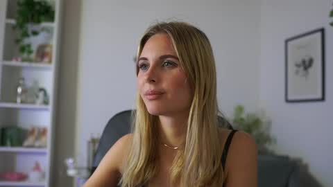 catecrago  online show from February 12, 2025, 1:59 pm