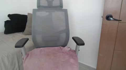 Snapshot of caterineloves chatting on May 31, 2026, 4:25 pm katerine online show from May 31, 2026, 4:25 pm
