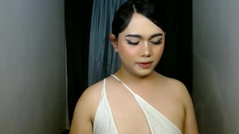 Snapshot of catherine_louise chatting on May 12, 2026, 10:07 pm cath online show from May 12, 2026, 10:07 pm