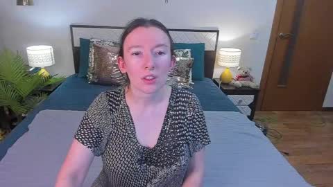 Catrin online show from April 13, 2026, 4:07 am