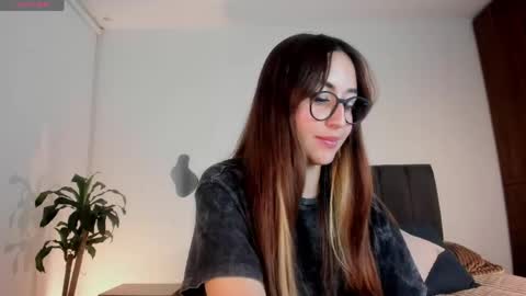 Snapshot of catimore chatting on April 26, 2026, 3:37 am Catimore online show from April 26, 2026, 3:37 am