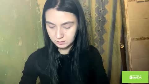 Lola online show from November 29, 2025, 9:51 pm