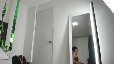 Catleya online show from March 18, 2026, 1:03 pm