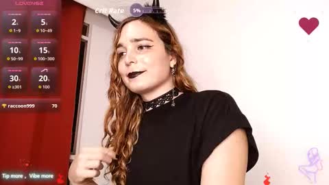 Snapshot of catnessa_ chatting on November 1, 2025, 1:18 am Catalina Restrepo online show from November 1, 2025, 1:18 am