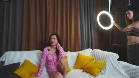 catolinanight online show from December 4, 2025, 7:06 am