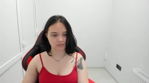 Catrine online show from June 19, 2026, 6:51 am