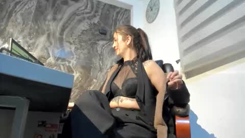 CATT EVANS online show from January 6, 2026, 12:14 am