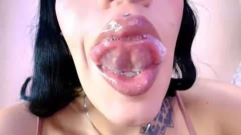 Snapshot of catte_jensen chatting on June 23, 2026, 5:49 am Cattleya online show from June 23, 2026, 5:49 am