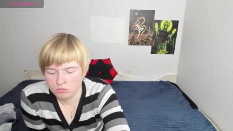 cattie_w_ online show from November 22, 2025, 1:37 am