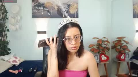 Caty online show from October 22, 2025, 7:57 pm