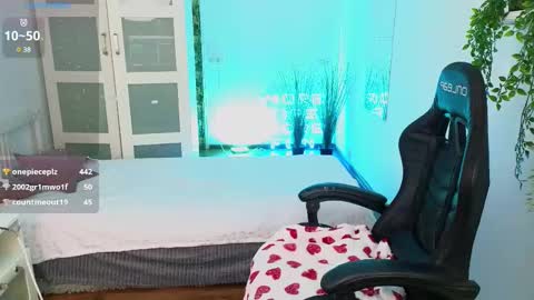 Snapshot of caty_cuddly chatting on February 19, 2025, 8:44 am caty_cuddly online show from February 19, 2025, 8:44 am