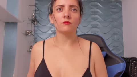 Snapshot of caty_sex4u chatting on February 13, 2025, 8:59 am caty online show from February 13, 2025, 8:59 am