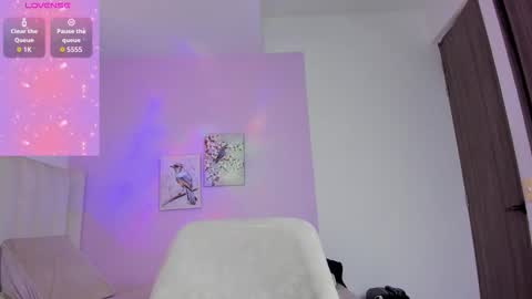 Cay online show from November 18, 2025, 12:31 pm