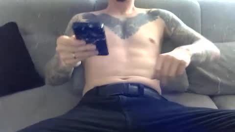 cc_couplexxx online show from November 5, 2025, 9:42 am