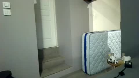 cclovefrench online show from March 8, 2026, 2:04 am