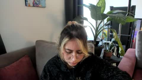 Snapshot of ccuteass chatting on January 20, 2025, 1:00 pm ccuteass online show from January 20, 2025, 1:00 pm