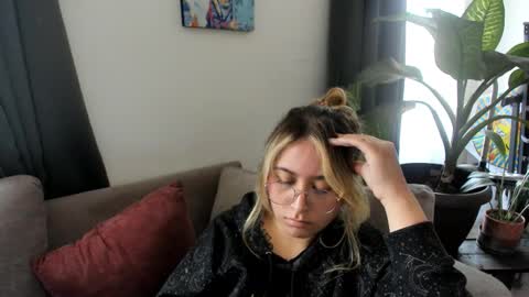 Snapshot of ccuteass chatting on January 20, 2025, 4:01 pm ccuteass online show from January 20, 2025, 4:01 pm