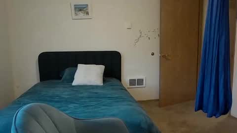 Cecilee Sohless  online show from January 18, 2026, 7:06 pm