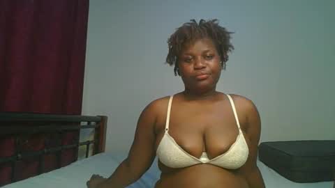 Snapshot of ceepretty25 chatting on February 6, 2026, 11:19 pm ceepretty25 online show from February 6, 2026, 11:19 pm