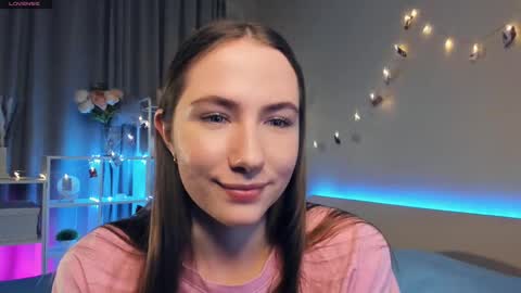 Josie Manesi online show from March 5, 2025, 8:00 pm