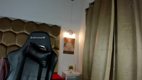 celene_rosejs online show from April 28, 2026, 11:15 am