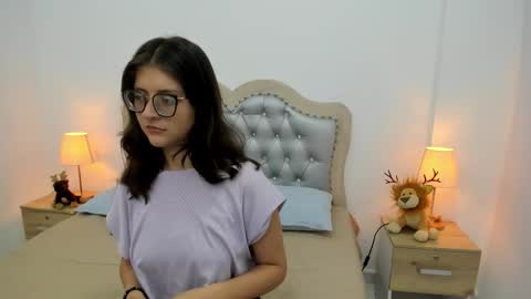 Snapshot of celeste_calderon chatting on December 19, 2025, 11:28 am Celeste Calderon online show from December 19, 2025, 11:28 am