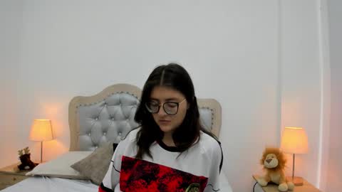 Snapshot of celeste_calderon chatting on January 5, 2026, 5:27 pm Celeste Calderon online show from January 5, 2026, 5:27 pm