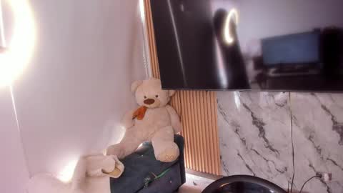 Snapshot of celeste_pervert chatting on May 16, 2026, 3:44 pm mia sofiabohorquez INSTAGRAM online show from May 16, 2026, 3:44 pm