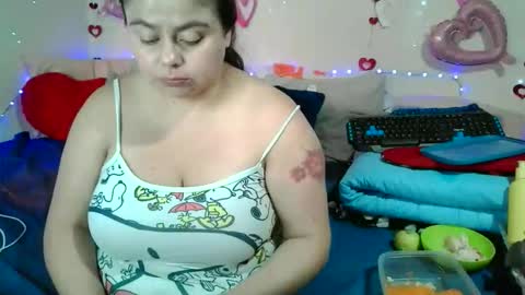 celestehot222 online show from February 4, 2026, 6:08 am