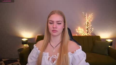 celestenoirr online show from November 12, 2025, 8:37 am