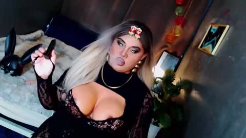 cellinekittcumerr online show from November 28, 2025, 3:58 pm