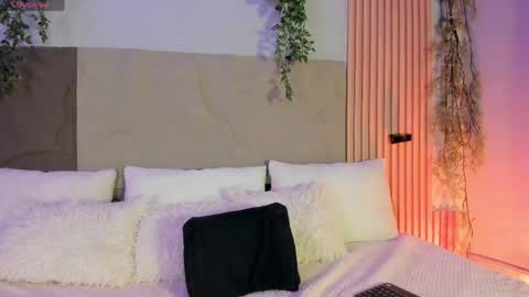 Snapshot of centaurigirls chatting on April 30, 2026, 10:25 pm Hello guys my name is Sofi and Lizzie and Vanessa online show from April 30, 2026, 10:25 pm