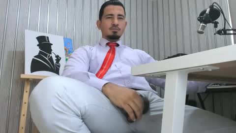 Snapshot of cesar_dant chatting on May 4, 2026, 6:26 pm Cesar online show from May 4, 2026, 6:26 pm