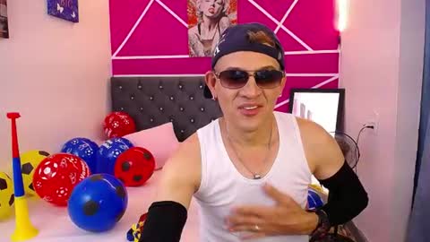 Snapshot of cesirry chatting on July 7, 2026, 7:40 pm Cesirry online show from July 7, 2026, 7:40 pm
