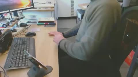 Snapshot of ch400 chatting on May 5, 2026, 3:20 pm ch400 online show from May 5, 2026, 3:20 pm