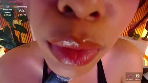Snapshot of chaarlottee_69 chatting on May 1, 2026, 10:03 pm CHAARLOTTEE online show from May 1, 2026, 10:03 pm