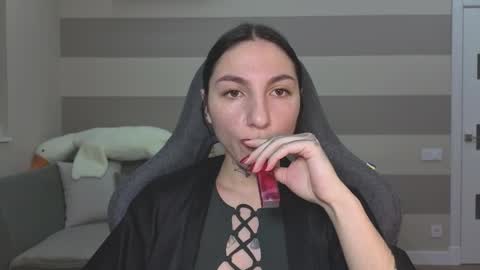 Kate online show from March 5, 2025, 5:29 am