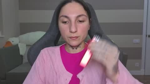 Kate online show from December 4, 2025, 8:17 pm