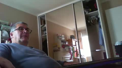 Snapshot of chalkstall chatting on October 5, 2025, 8:01 am Chalky online show from October 5, 2025, 8:01 am